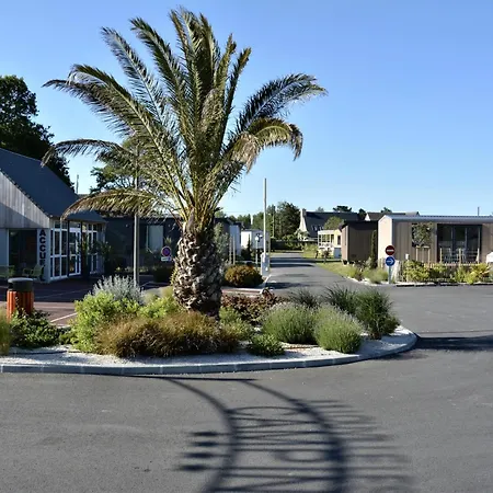 Mobil-home Confort 6p, 3 Chambres, 2 Sdb, A 200m, Piscine Chauffee, Fitness, Wifi Gratuit - Fr-1-361a-84 Holiday home *
