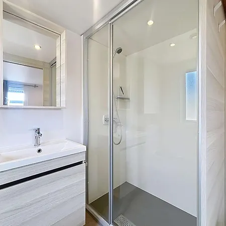 Holiday home Mobil-home Confort 6p, 3 Chambres, 2 Sdb, A 200m, Piscine Chauffee, Fitness, Wifi Gratuit - Fr-1-361a-84 *