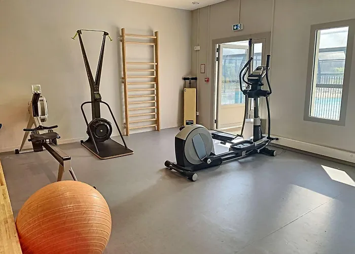 Mobil-home Confort 6p, 3 Chambres, 2 Sdb, A 200m, Piscine Chauffee, Fitness, Wifi Gratuit - Fr-1-361a-84 *