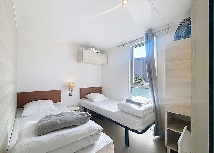 Mobil-home Confort 6p, 3 Chambres, 2 Sdb, A 200m, Piscine Chauffee, Fitness, Wifi Gratuit - Fr-1-361a-84