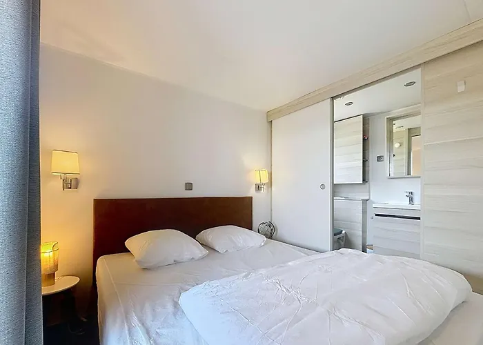 Mobil-home Confort 6p, 3 Chambres, 2 Sdb, A 200m, Piscine Chauffee, Fitness, Wifi Gratuit - Fr-1-361a-84 Nyaraló *